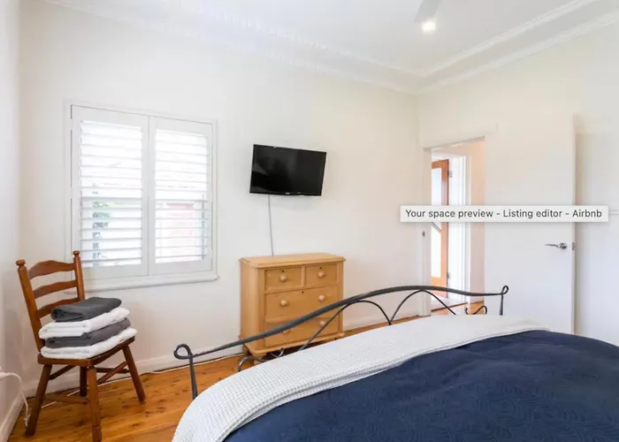 Beach House Close To Manly